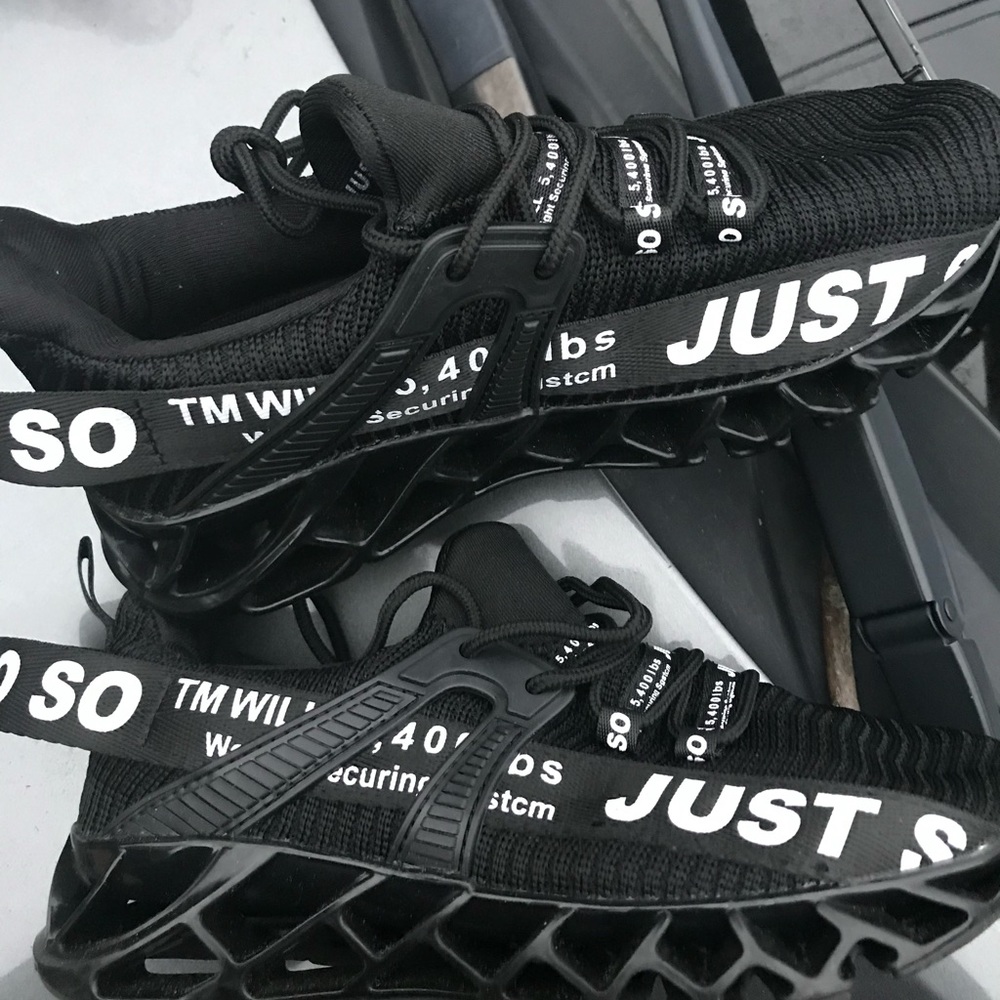 Size 7 fits like 6. Never worn, too small